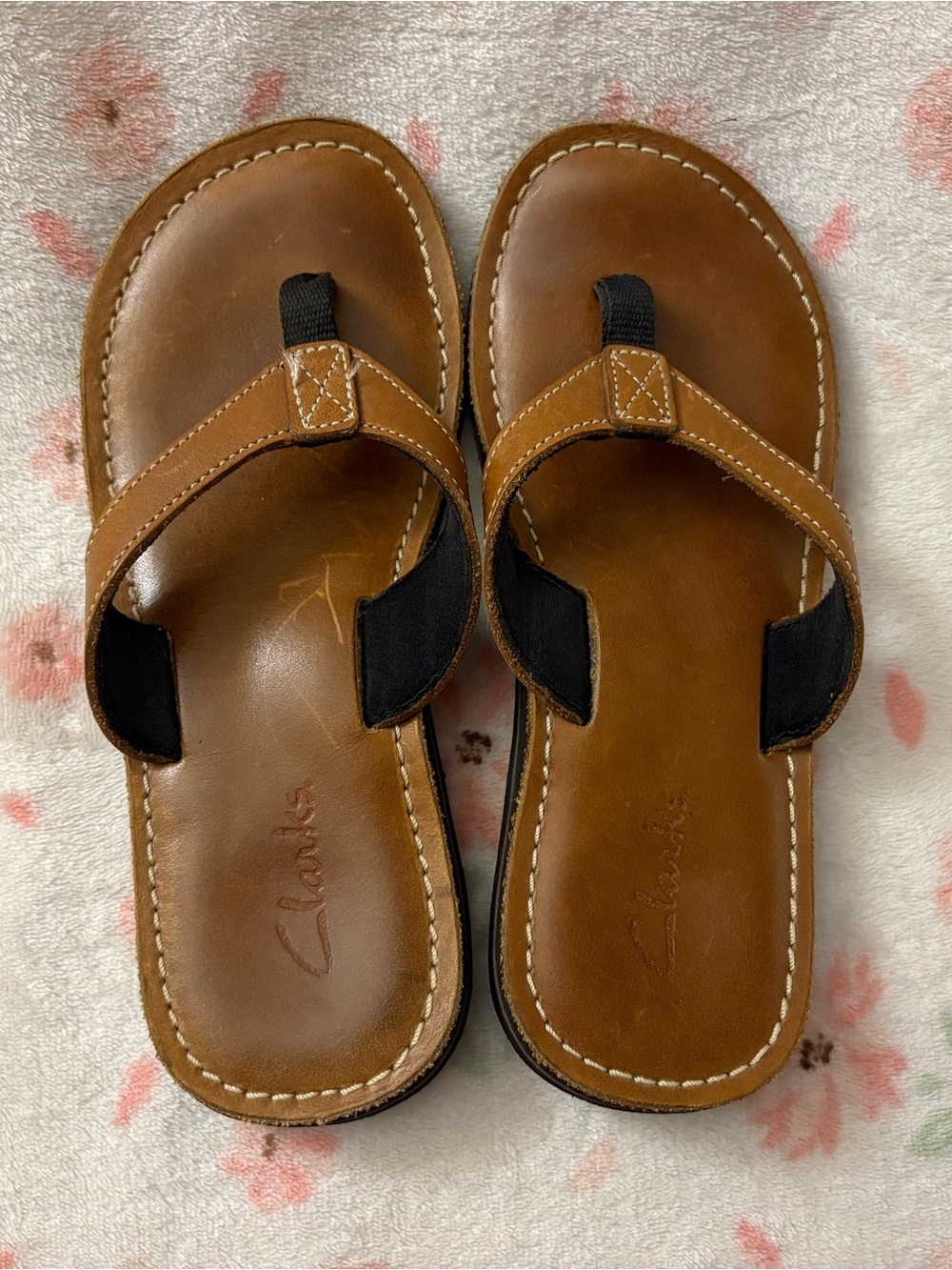 Clarks Women’s Brown Leather Roxanna Flip Flop Sandal, Size 6M